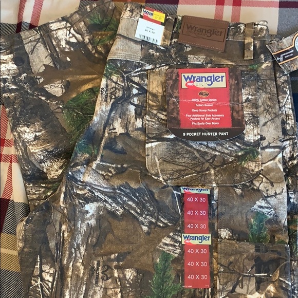 Men’s Camo Wranglers - Picture 1 of 3